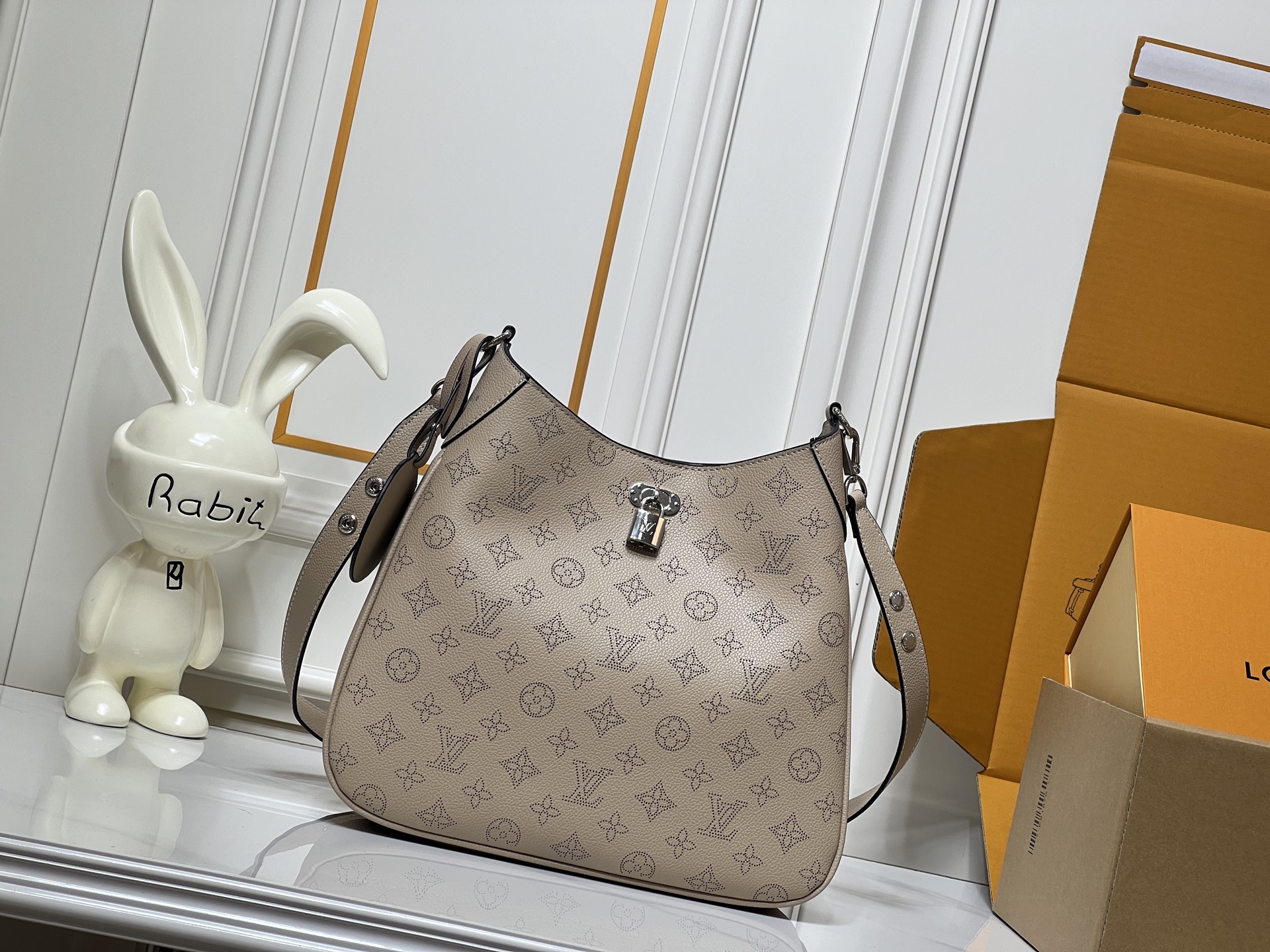 Louis Vuitton LV Classic Handbag Premium Canvas Adjustable Strap Fashion Statement Designer Bag